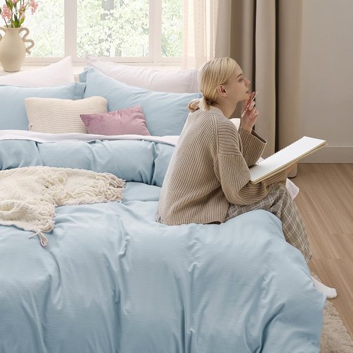 Bedsure Sky Blue Duvet Cover Set - Extra Soft Prewashed Cotton-Like Polyester | Queen Size 3-Piece 90x90 Inches with Zipper Closure & 2 Pillow Shams