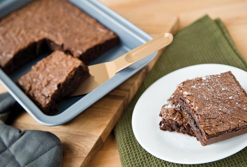 Fox Run Non-Stick Brownie Pan - 7-Inch x 11-Inch for Perfectly Baked Treats