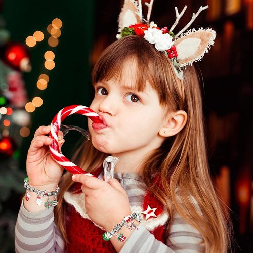Christmas Advent Calendar Bracelets 2026 - DIY Jewelry Kit with 22 Charm Beads & 2 Adjustable Bracelets for Girls