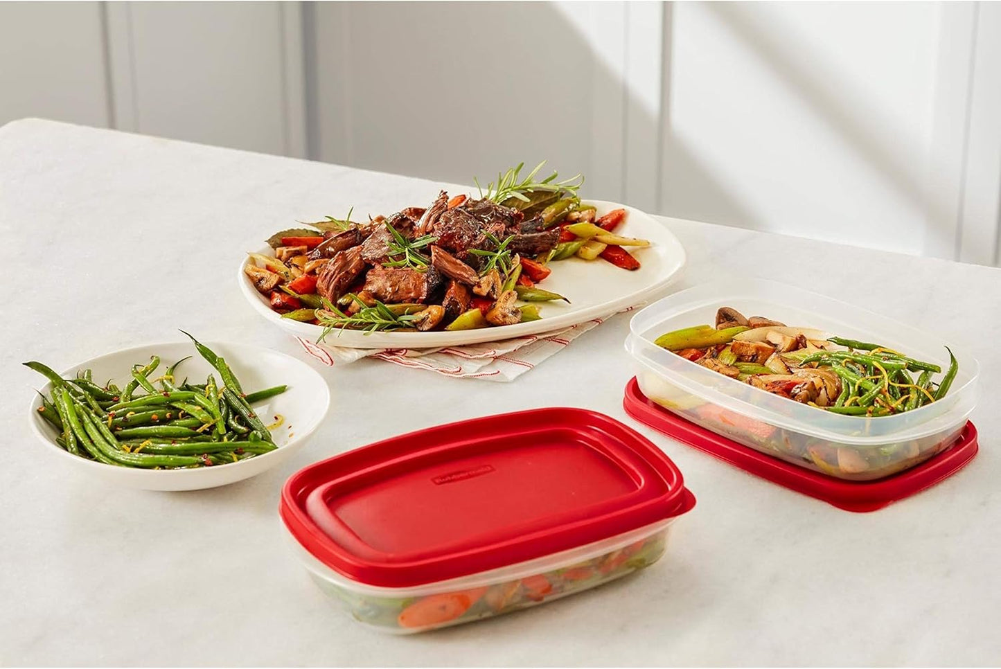 Rubbermaid EasyFindLids Meal Prep Containers - 5.5 Cup Size in Vibrant Red for Convenient Storage