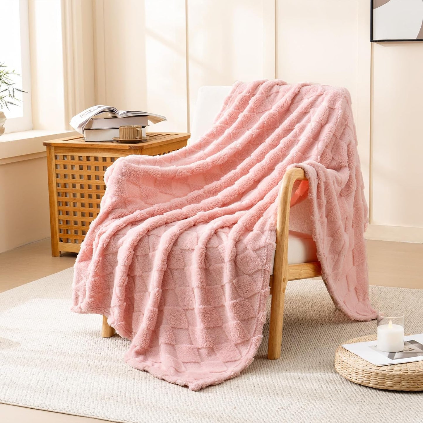 Skiennix Pink Throw Blanket - Lightweight Plush Microfiber Fleece | 50x60 Inches, Cozy Diamond Checkered Pattern