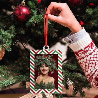 4 x 6 Inch Christmas Photo Frame - Striped Wooden Tabletop Ornament (Variation: Christmas Striped)