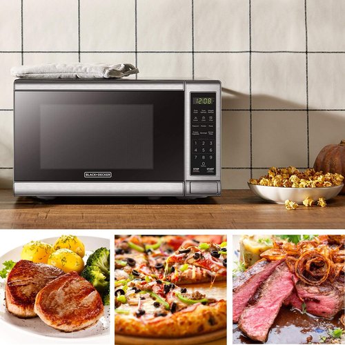 BLACK+DECKER Digital Microwave Oven - 700W with Turntable, Child Safety Lock, Stainless Steel, 0.7 Cu.ft