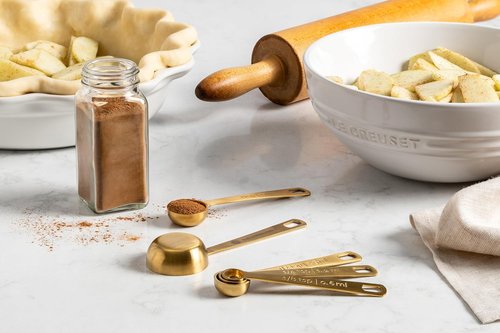 Le Creuset Measuring Spoons - Gold Set of 5 for Precise Cooking Measurements (1/8, 1/4, 1/2 Tsp, 1 Tb)
