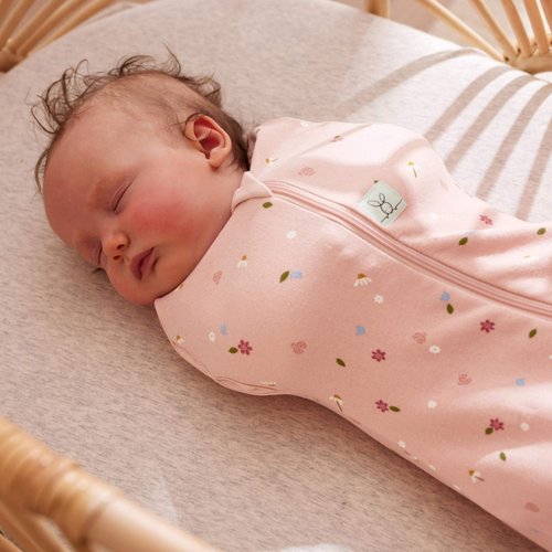 ergoPouch 1.0 TOG Cocoon Baby Sleep Sack 0-3 Months, Swaddle Sleeping Bag, Temperature Control Wearable Blanket (Daisies)