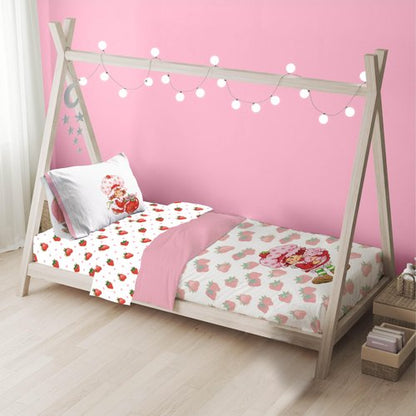 Jay Franco Strawberry Shortcake Toddler Comforter Set - 4 Piece Bedding Includes Sheet Set & Pillow Cover - Super Soft Pink & White Kids Bedding