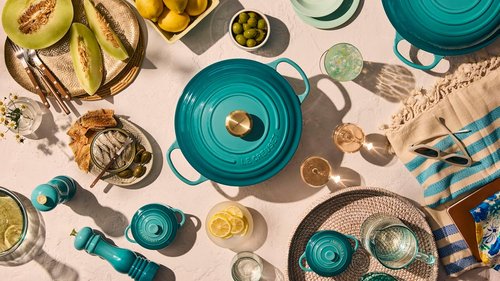 Le Creuset Enameled Cast Iron Dutch Oven - 4.5 Qt. | Signature Round Design in Riviera Color
