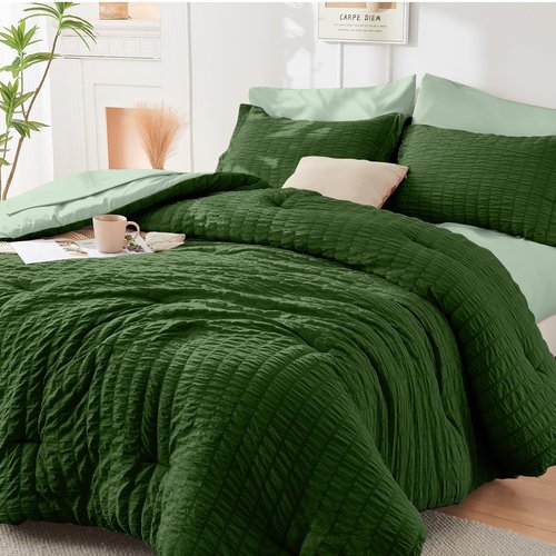 HYMOKEGE Dark Green/Sage Green California King Comforter Set Seersucker 7 Pieces, All Season Luxury Bed in a Bag for Bedroom, Bedding Set with Comforter, Sheets, Pillowcases & Shams