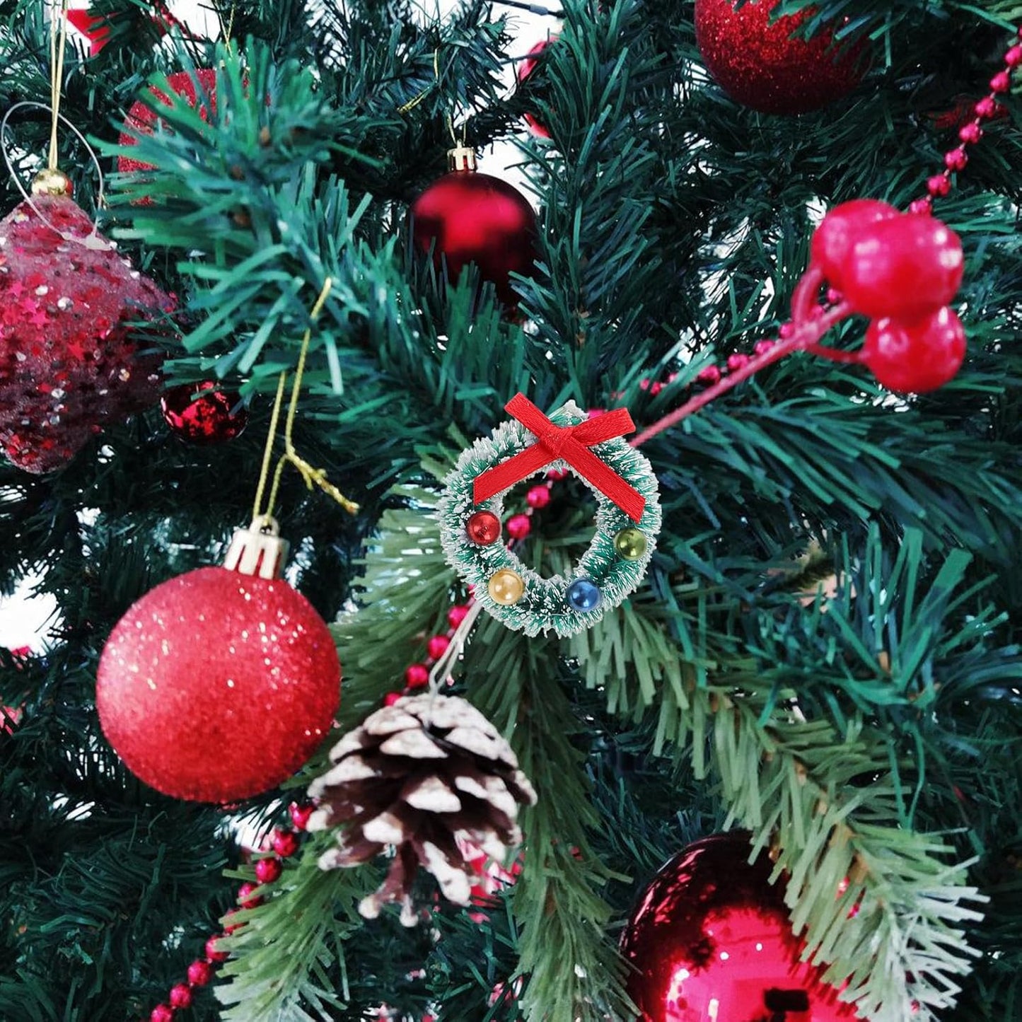 Skiennix Mini Christmas Wreaths - 6pcs Frosted Sisal Hanging Ornaments for Dollhouse Decor