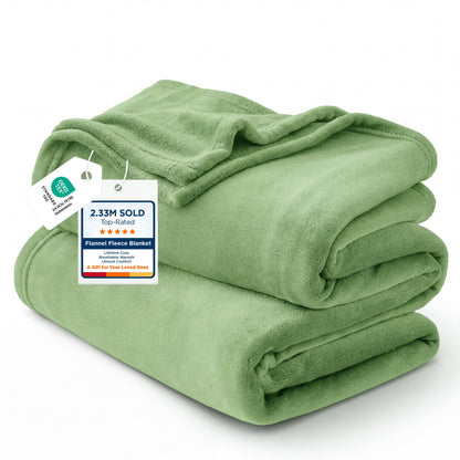 Bedsure GentleSoft Green Throw Blanket for Couch - 300GSM Soft Cozy Fleece Blankets for Home Decor Gifts, Emerald, 50x60 Inches