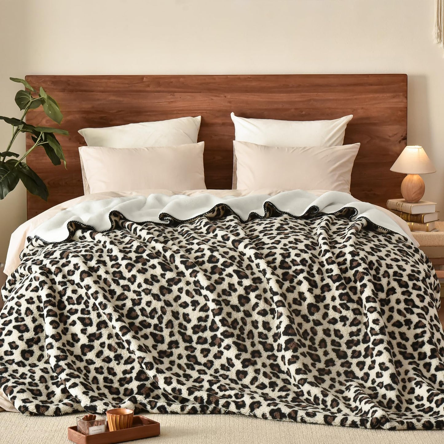 PHF Leopard Print Sherpa Fleece Blanket Twin Size for Teens Kids, Reversible Thick and Warm Blanket for Winter, Ultra Soft Fuzzy Animal Pattern Bedding for Bed Sofa Couch Travel, 60x80