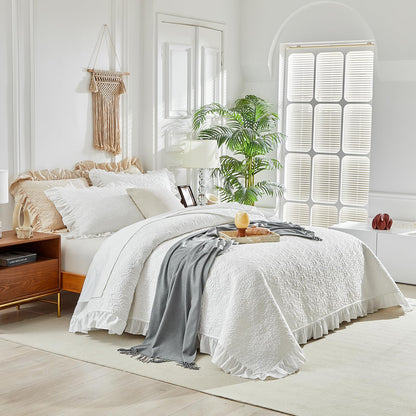 Ruffled Quilt Set California King Size 100 * 114 in - 3 Pieces Solid Shabby Chic Farmhouse Ruffle Bedding Rustic Coverlet & Sets Lightweight Fluffy Summer Oversized Bedspread with Shams - White