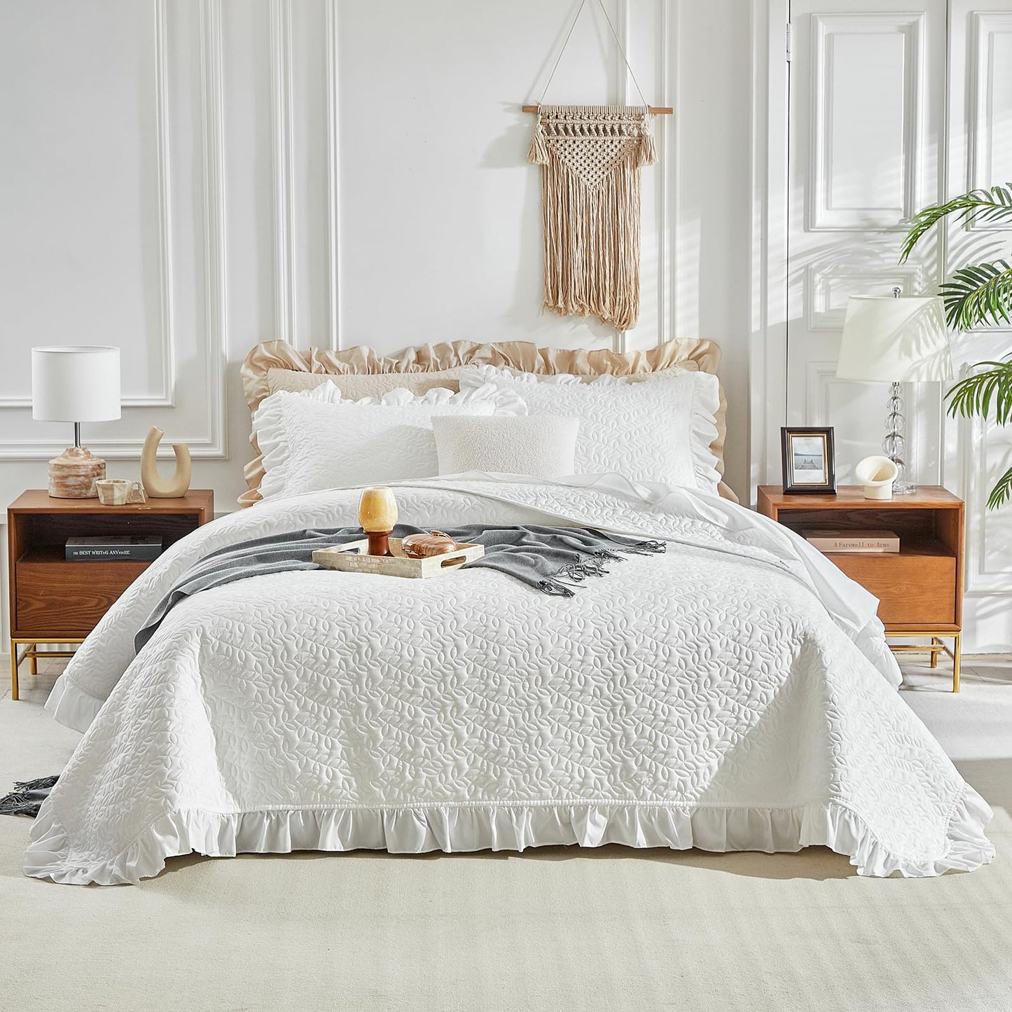 Ruffled Quilt Set California King Size 100 * 114 in - 3 Pieces Solid Shabby Chic Farmhouse Ruffle Bedding Rustic Coverlet & Sets Lightweight Fluffy Summer Oversized Bedspread with Shams - White