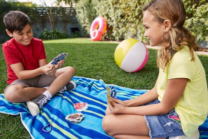 Mattel Games UNO Splash Card Game - Waterproof Cards & Portable Clip for Travel | Perfect for Camping & Game Nights