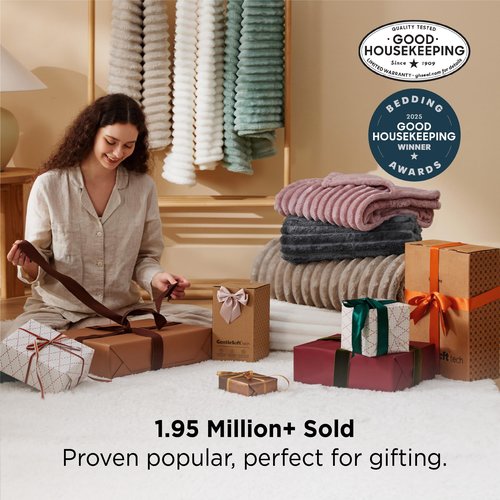 Bedsure GentleSoft Sage Green Throw Blanket for Couch - Cozy Soft Spring Blankets for Women, Cute Small Fleece Throws Spring Gifts for Women Teen Girls, Sage Green Decor Room Home, 50x60 Inches