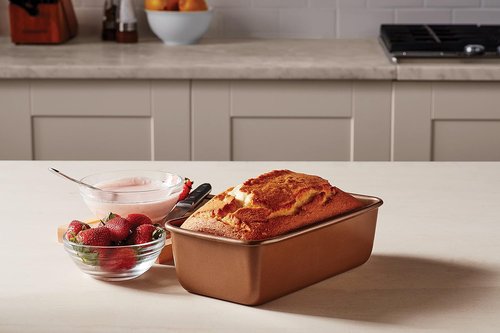 Calphalon Nonstick Bakeware - Rectangular Cake Pan | 9-Inch x 13-Inch for Effortless Baking