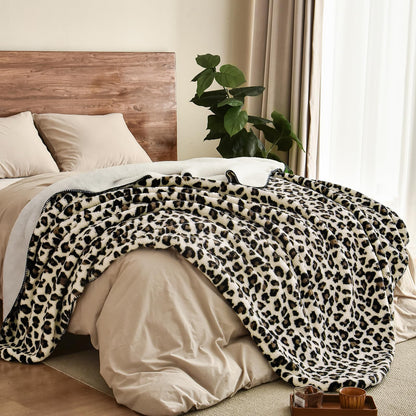 PHF Leopard Print Sherpa Fleece Blanket Twin Size for Teens Kids, Reversible Thick and Warm Blanket for Winter, Ultra Soft Fuzzy Animal Pattern Bedding for Bed Sofa Couch Travel, 60x80