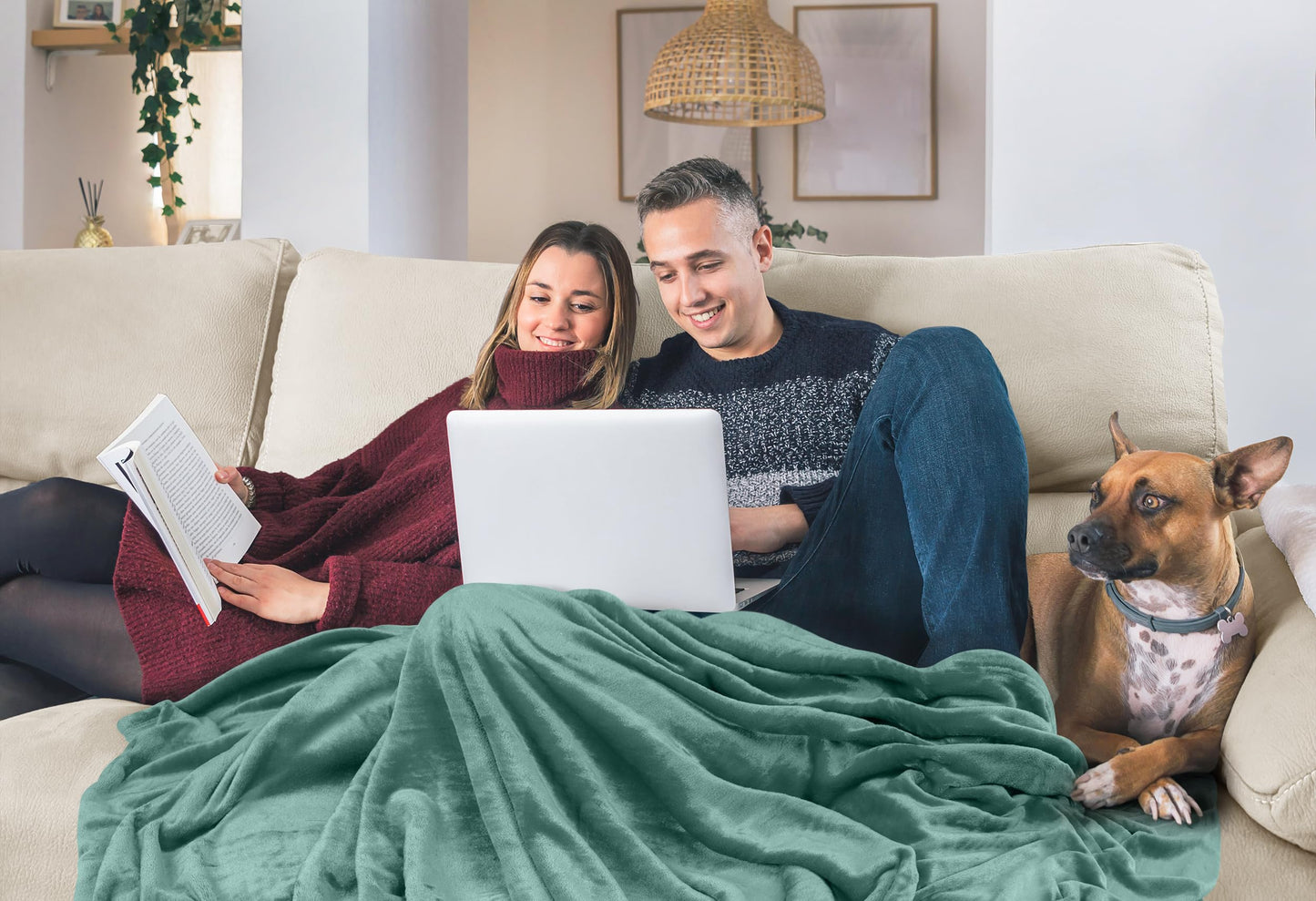 Utopia Bedding Fleece Blanket King Size Celadon 300GSM Luxury Fuzzy Soft Anti-Static Microfiber Bed Blanket (90x102 Inch)