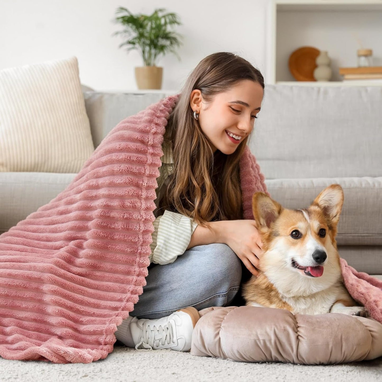 BEDELITE Fleece Throw Blanket - Soft & Warm 3D Ribbed Jacquard Design | Cozy Pink 50x60 Inches