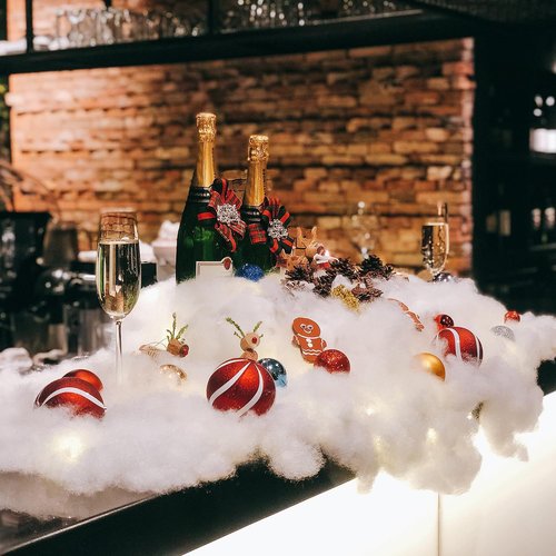 Christmas Fake Snow Decoration - 17 Oz Fluffy Artificial Cotton Clouds for Winter Crafts & Home Decor