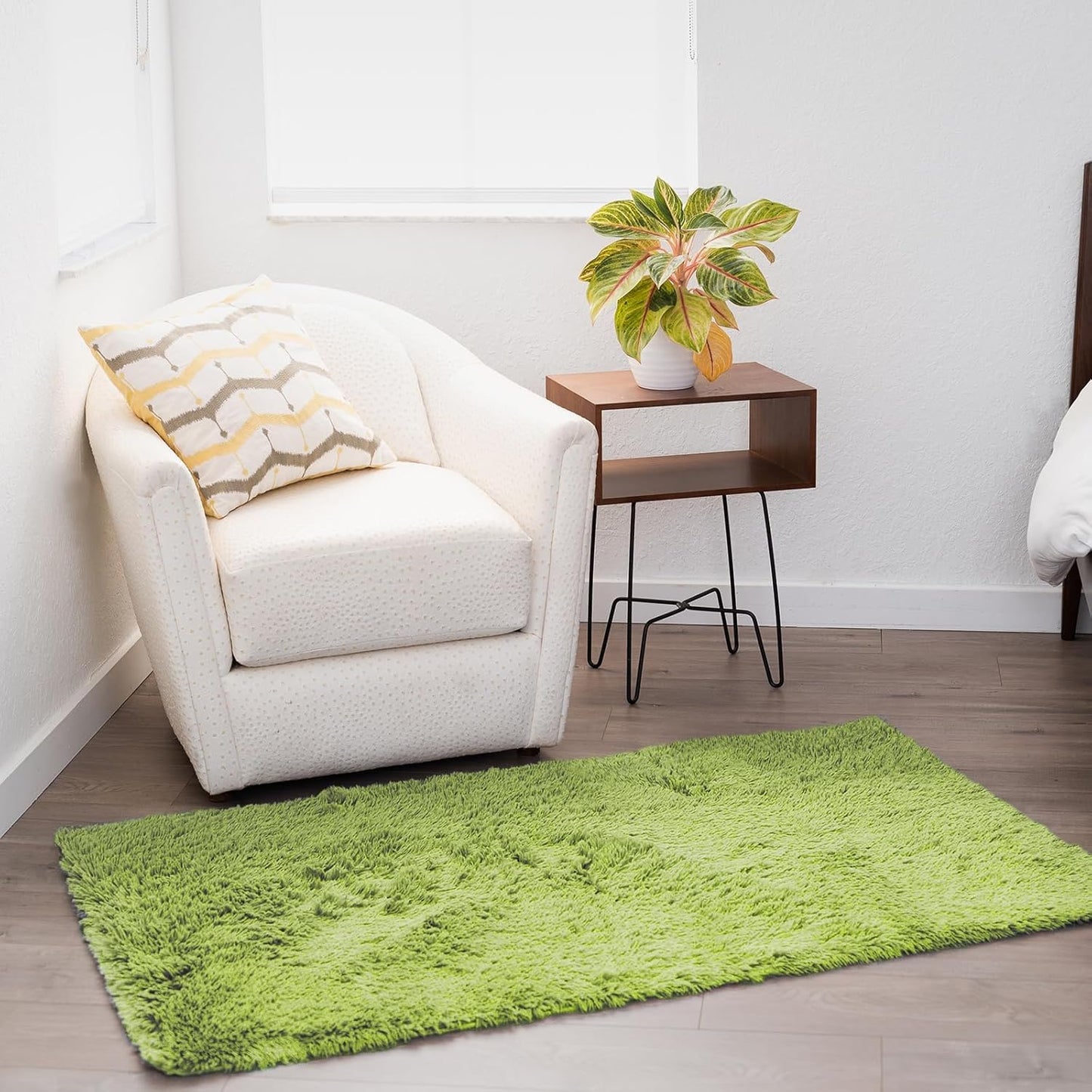 Ophanie Green Grass Area Rug - Soft Fluffy Shag Carpet for Bedroom | 3x5 Cute Plush Design