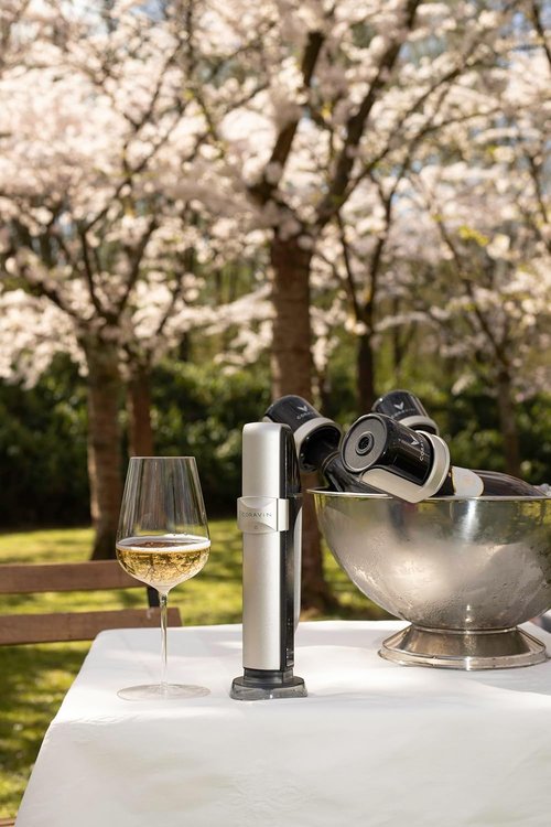 Coravin Sparkling Wine Preservation System - Preserve Wine for 4 Weeks - Wine Saver for Sparkling Wine - With Pure Sparkling CO2 Gas Capsules - For Champagne and Other Sparkling Wines