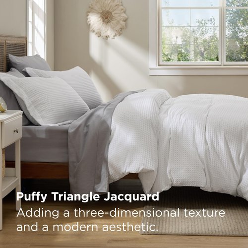 Bedsure Luxury Waffle Duvet Cover Queen Size - Textured Duvet Cover Set, Soft, Breathable Bedding Set (90"x90") with 2 Pillow Shams for All Season, Pure White, Comforter Not Included
