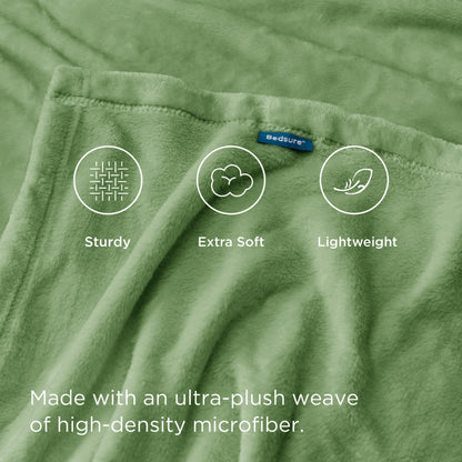 Bedsure GentleSoft Green Throw Blanket for Couch - 300GSM Soft Cozy Fleece Blankets for Home Decor Gifts, Emerald, 50x60 Inches