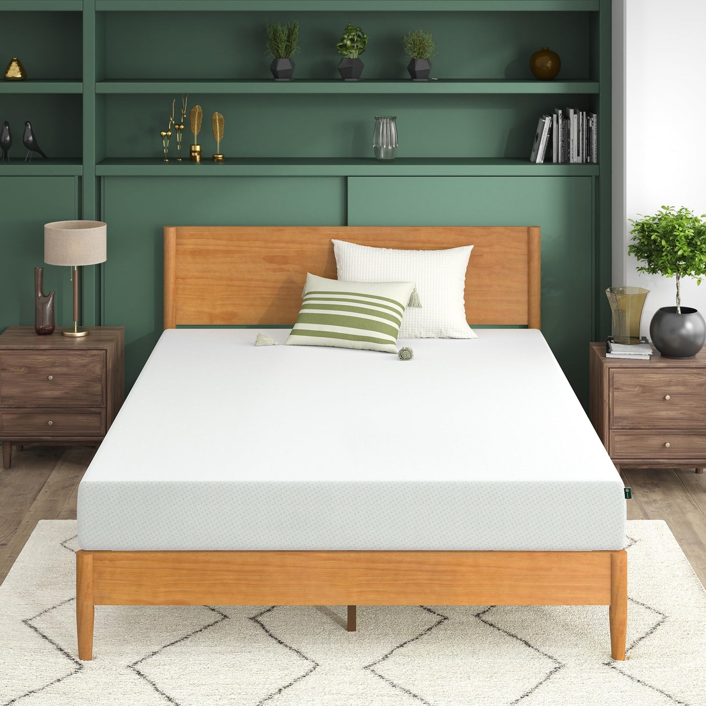 Zinus 8 Inch Green Tea Memory Foam Mattress, Short Queen, Fiberglass Free, Patented Custom Contour Support, Sturdy Base Foam, CertiPUR-US Certified, Mattress in A Box, White