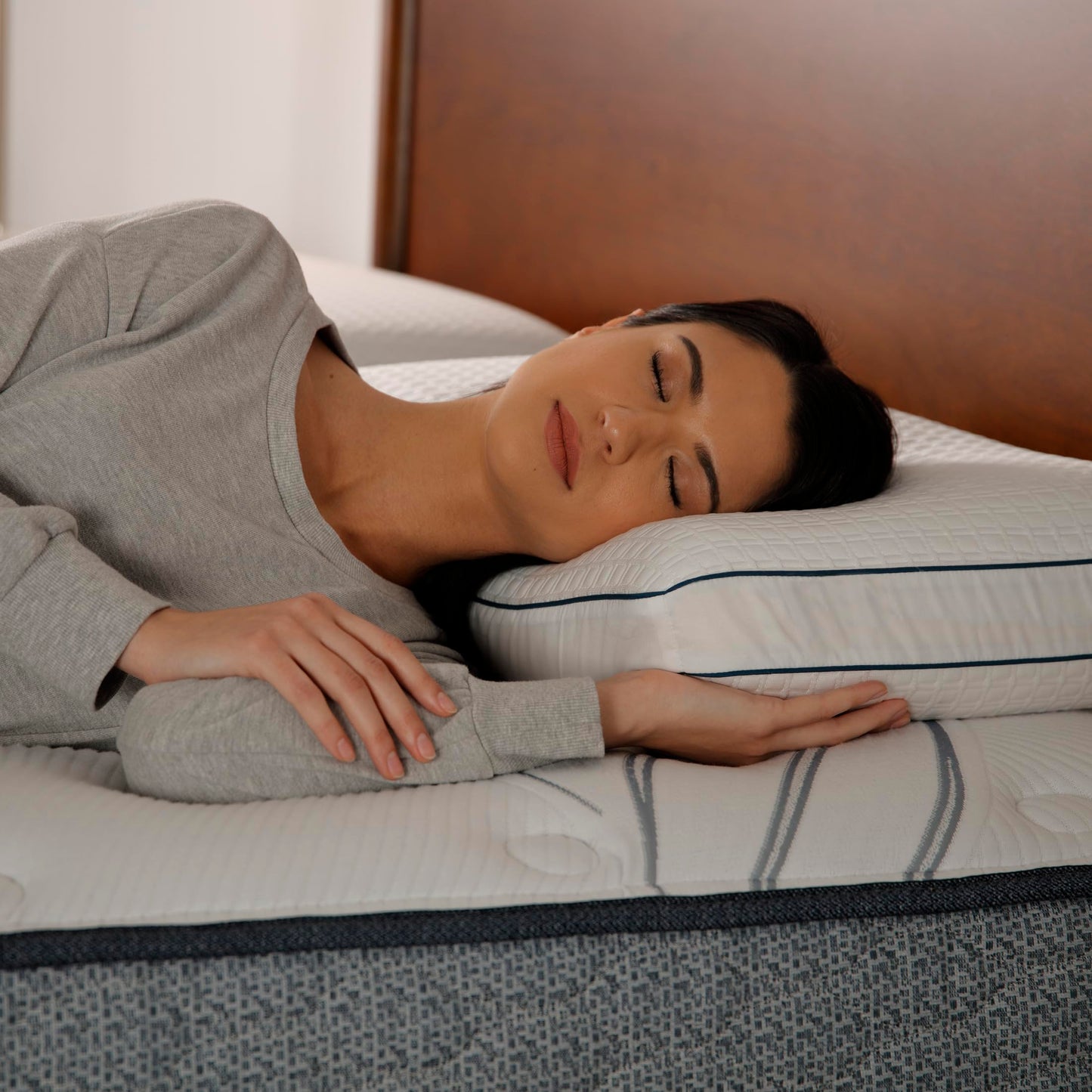 Serta Perfect Sleeper Copper Infused Memory Foam Pillow, Oversized Traditional, White