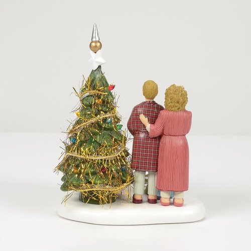 Department 56 A Christmas Story Village Figurine - Family Opens Gifts | 4.32 Inch, Multicolor