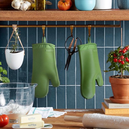 KitchenAid Ribbed Soft Silicone Oven Mitts - 2-Pack Set, 7.5"x13", Stylish Matcha Color
