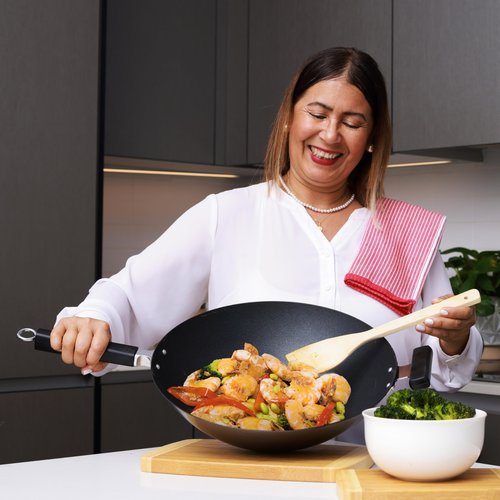 JOYCE CHEN Professional Series 14-Inch Carbon Steel Excalibur Nonstick Wok with Phenolic Handles