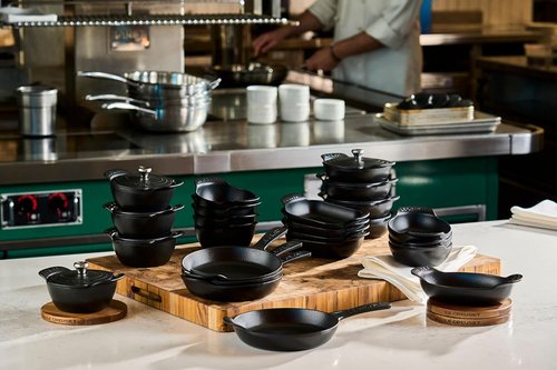 Le Creuset Enameled Cast Iron Petite Magnetic Wooden Trivet Set of 4 | 5.5-Inch Size