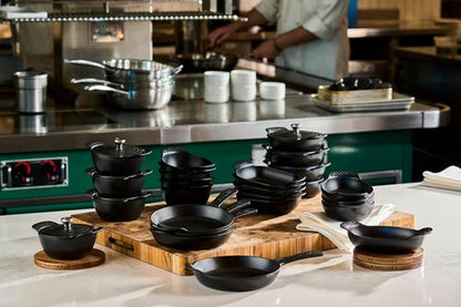 Le Creuset Enameled Cast Iron Petite Magnetic Wooden Trivet Set of 4 | 5.5-Inch Size