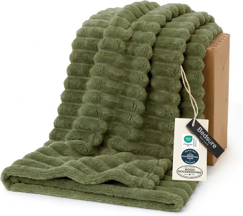 Bedsure GentleSoft Twin XL Blanket - Cozy Fleece Throw for Women & Girls | Moss, 66x90 Inches