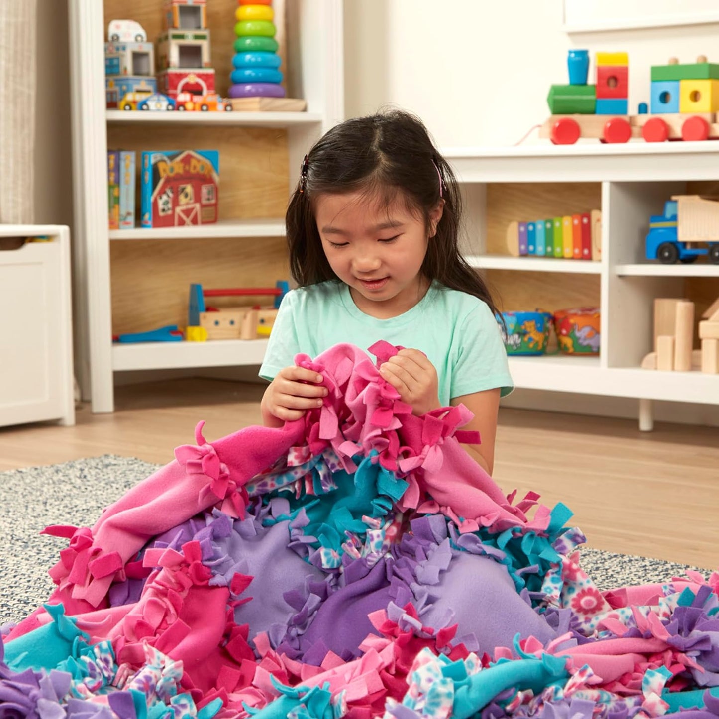 Melissa & Doug Flower Fleece Quilt No-Sew Craft Kit - 48 Squares, 4' x 5' for Creative Fun