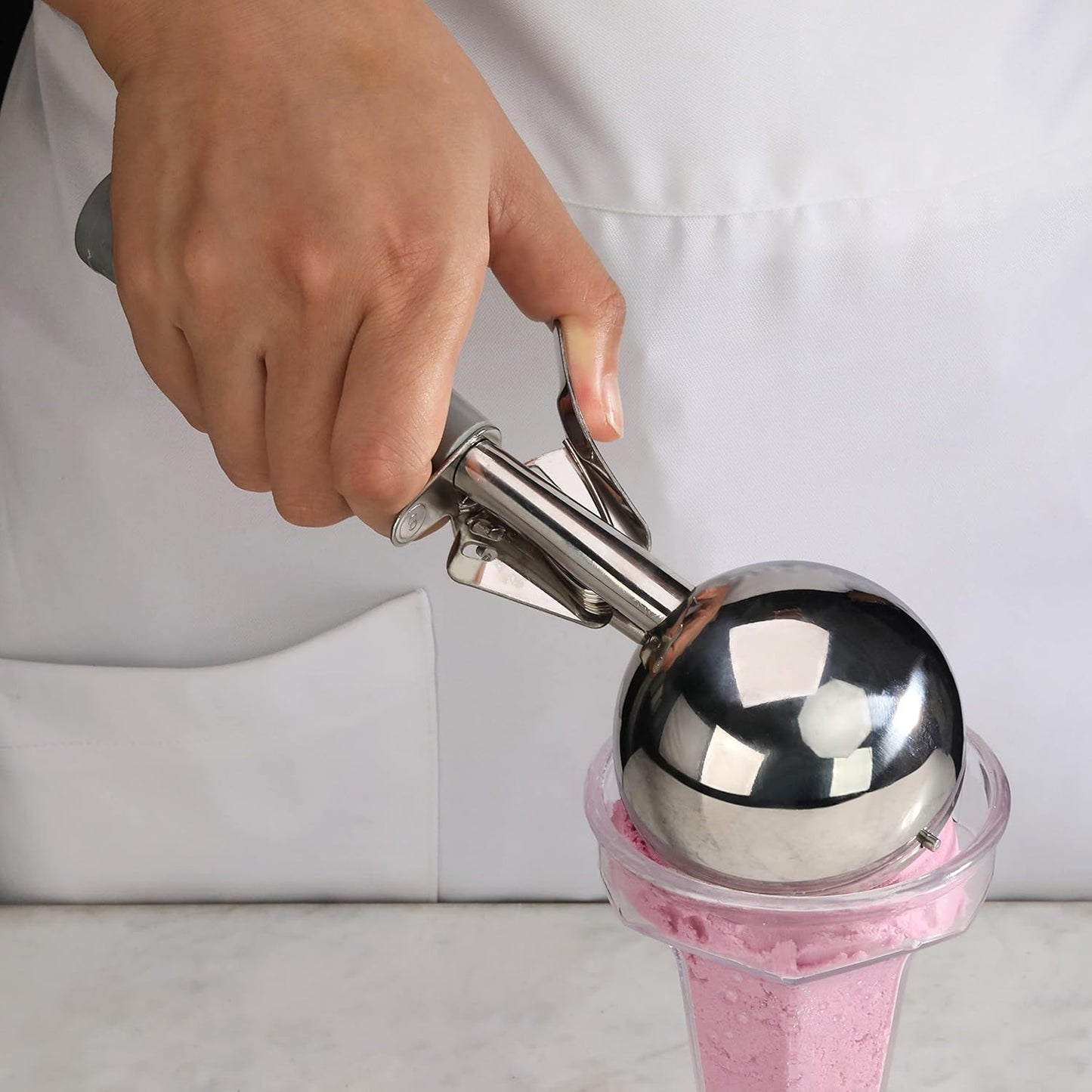 New Star Foodservice Commercial-Grade Ice Cream Scoop - 4 Oz Thumb Press, 18/8 Stainless Steel, Grey