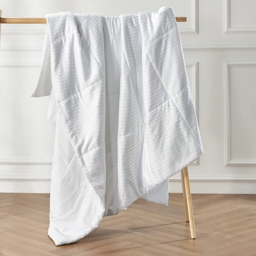 Bedsure Duvet Insert King Size - Lightweight Comforter, Quilted Cooling Duvet Insert, Down Alternative Summer Comforter with 8 Tabs, Ultra Soft Blanket, Striped, King, White, 90x102 inches