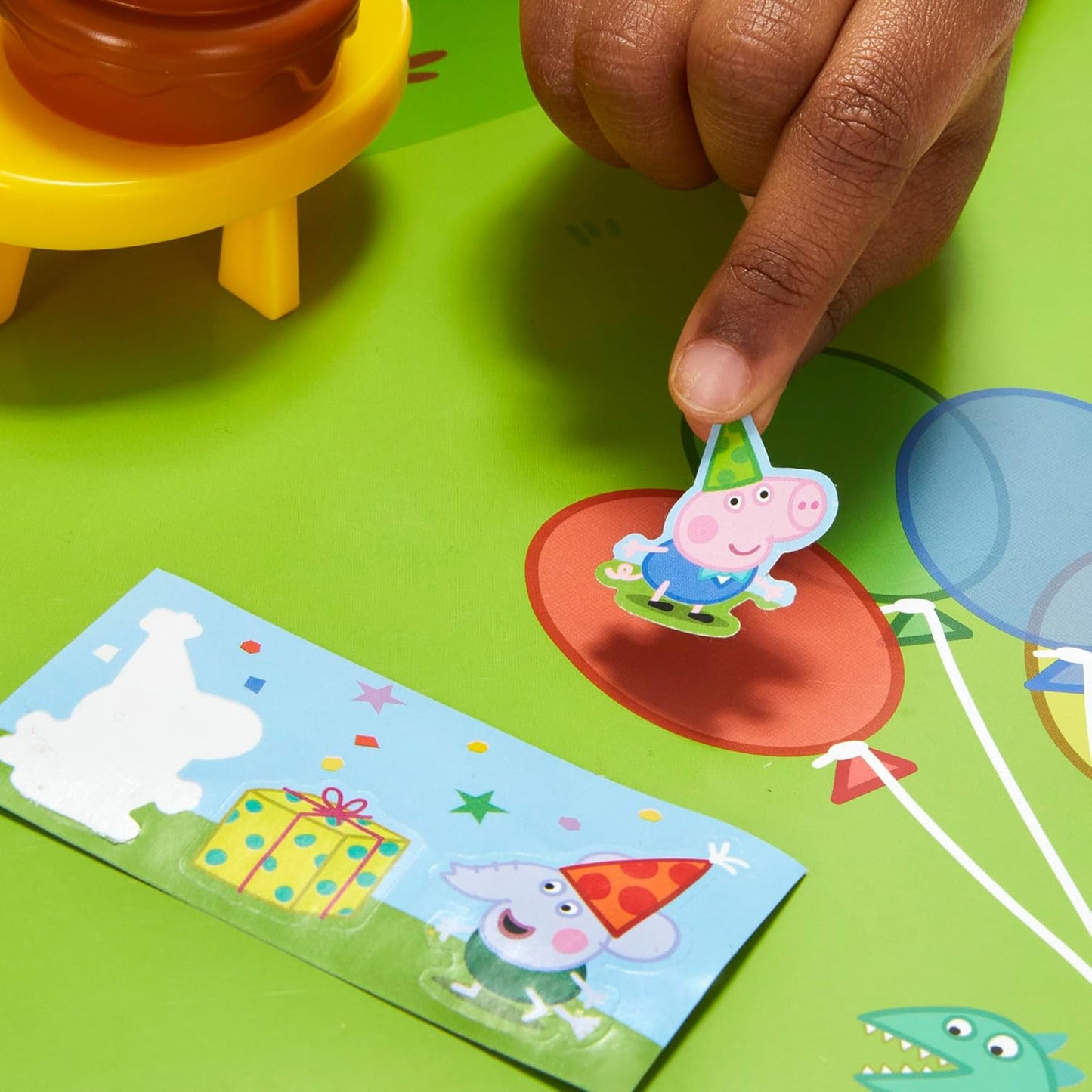 Peppa Pig Advent Calendar - George's Party with 24 Surprise Toys & Stickers | Perfect for Kids 3+