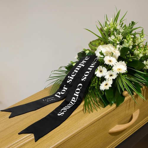 Fanfanwin Funeral Sash - Memorial Wreath Ribbon for Celebration of Life | 58x4'' Black, Por Siempre En Nuestros Corazones