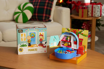 Polly Pocket | Peanuts Collector Compact Playset with Micro Dolls & 7 Themed Accessories