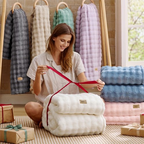 Bedsure 3D Fleece Bubble Blanket for Couch - GentleSoft White Spring Throw Mother's Day Blanket for Sofa Bed Room Decor - Luxury Soft Cozy Blanket Gifts for Kids, Lightweight, Off White, 50"×60"