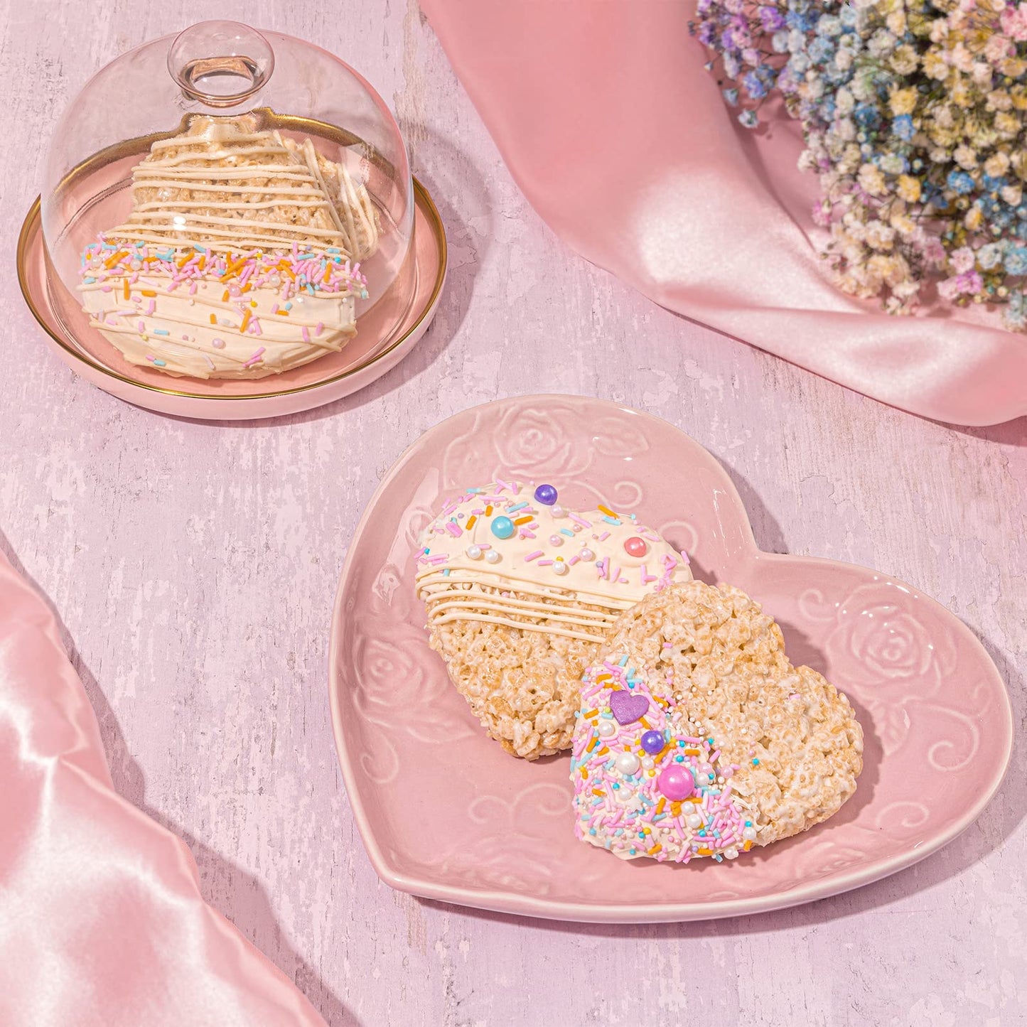 Fancy Sprinkles Jumbo Heart Cakesicle Mold Includes 8 Dual-Sided Metallic Acrylic Sticks