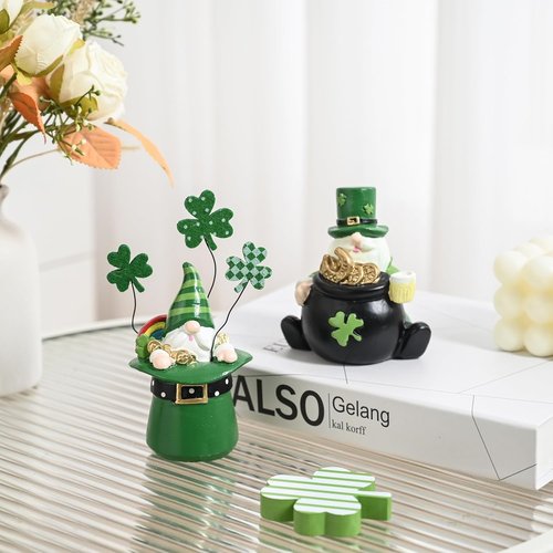 AOMOONOA St. Patrick’s Day Gnomes - 2Pcs Resin Leprechaun Figurines with Coins & Clover for Festive Decor