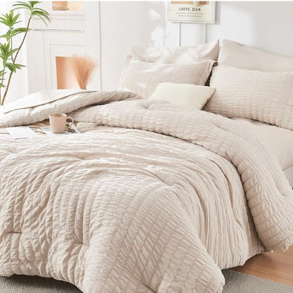 HYMOKEGE Seersucker Queen Comforter Set 3 Pieces, Lightweight Bedding Sets for All Seasons with 1 Soft Down Alternative Comforter and 2 Pillow Shams, Beige