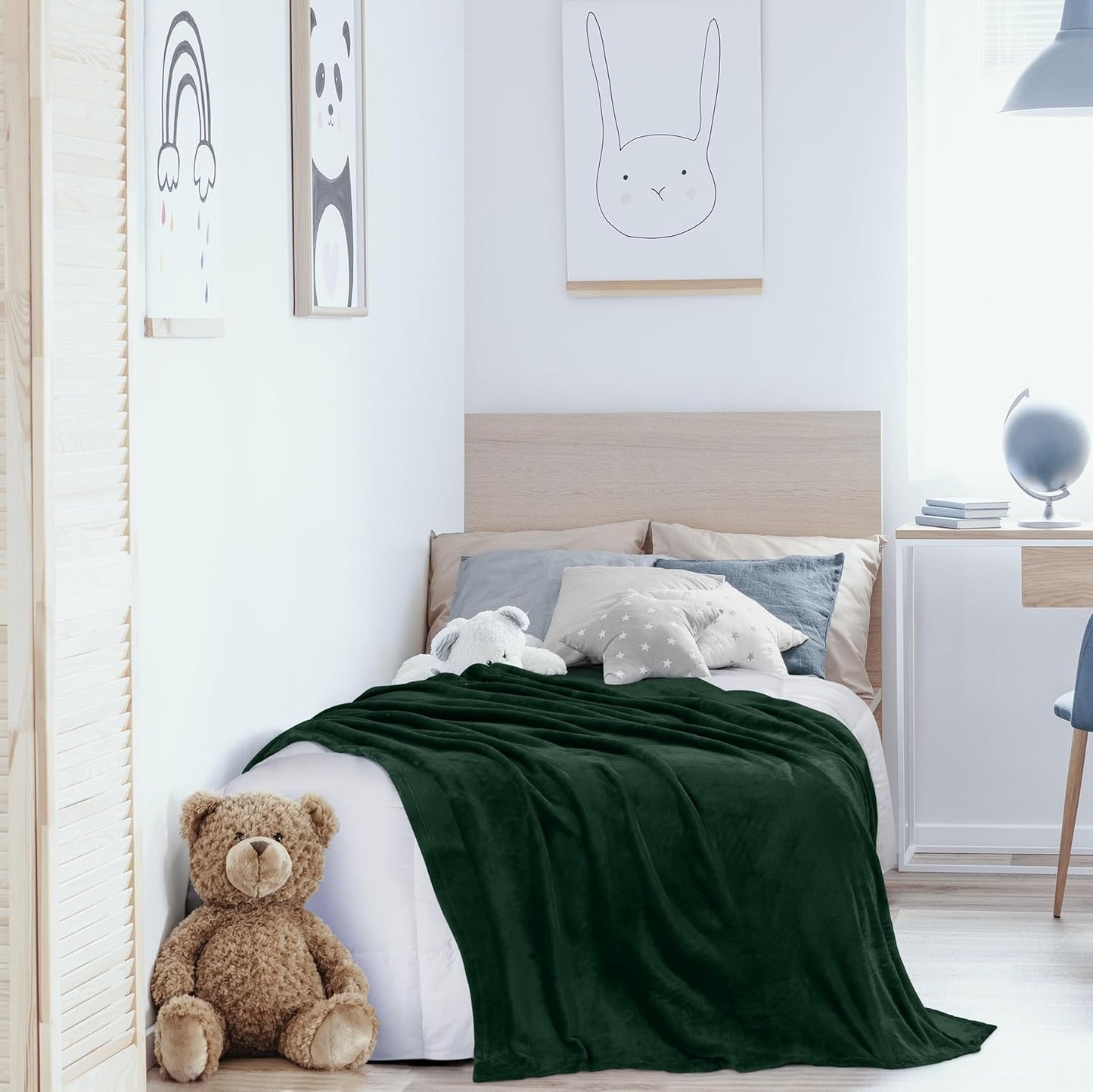 Utopia Bedding Fleece Blanket - Luxury Soft Microfiber Twin Size in Forest Green (60x80 Inch)