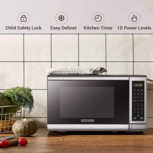 BLACK+DECKER Digital Microwave Oven - 700W with Turntable, Child Safety Lock, Stainless Steel, 0.7 Cu.ft