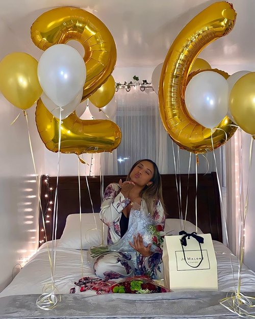 Gold Number 6 Balloon - 40 Inch Birthday Party Decoration | Elegant Gold and Black Design