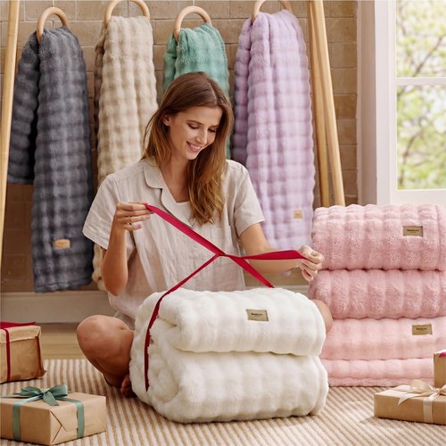Bedsure 3D Fleece Bubble Blanket for Couch - GentleSoft Pink Throw Mother's Day Blanket for Sofa Bed Room Decor - Luxury Soft Cozy Gifts for Kids Girls, Lightweight, All Seasons, Pink, 50"×60"